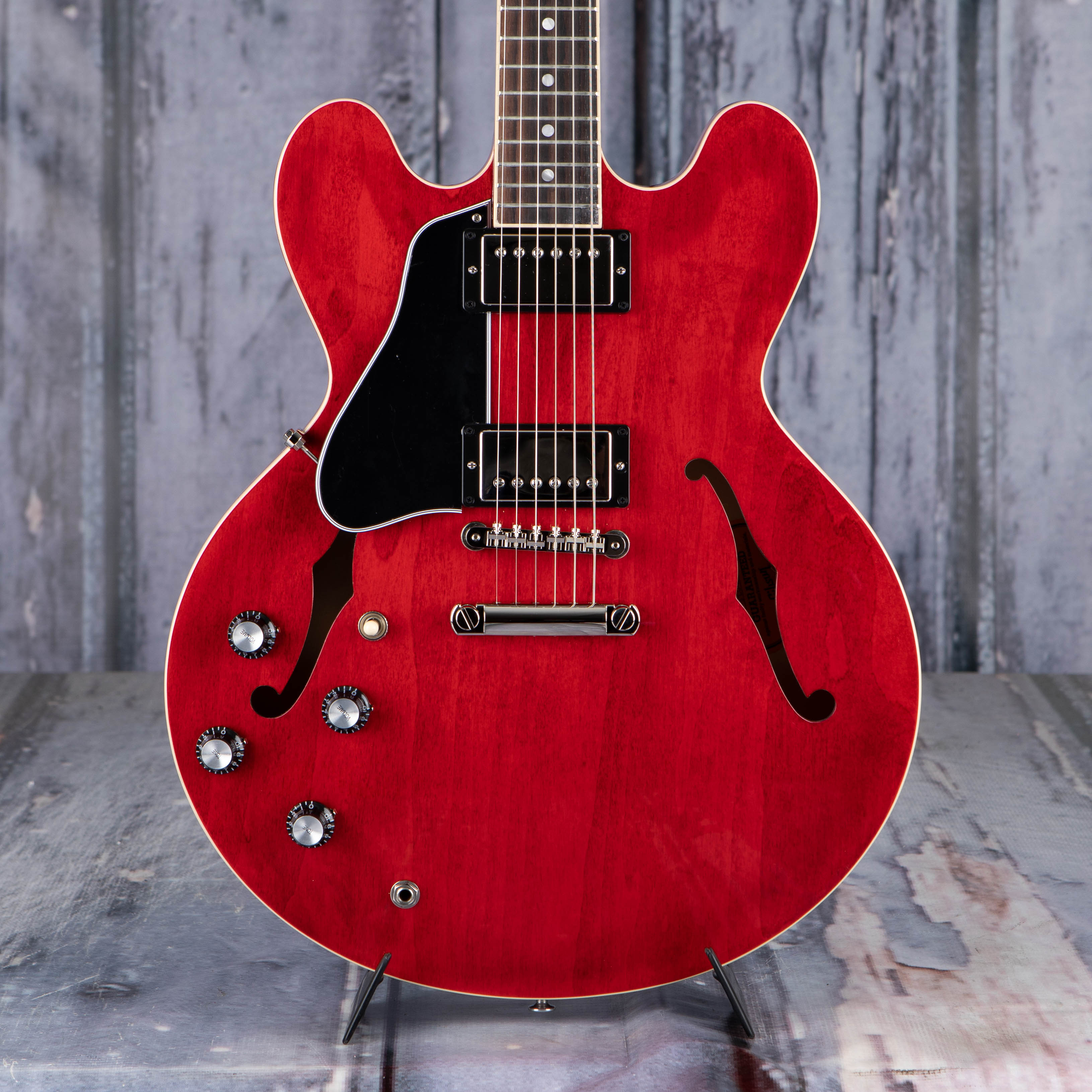 Gibson USA ES-335 Left-Handed Semi-Hollowbody Guitar, Sixties Cherry, front closeup