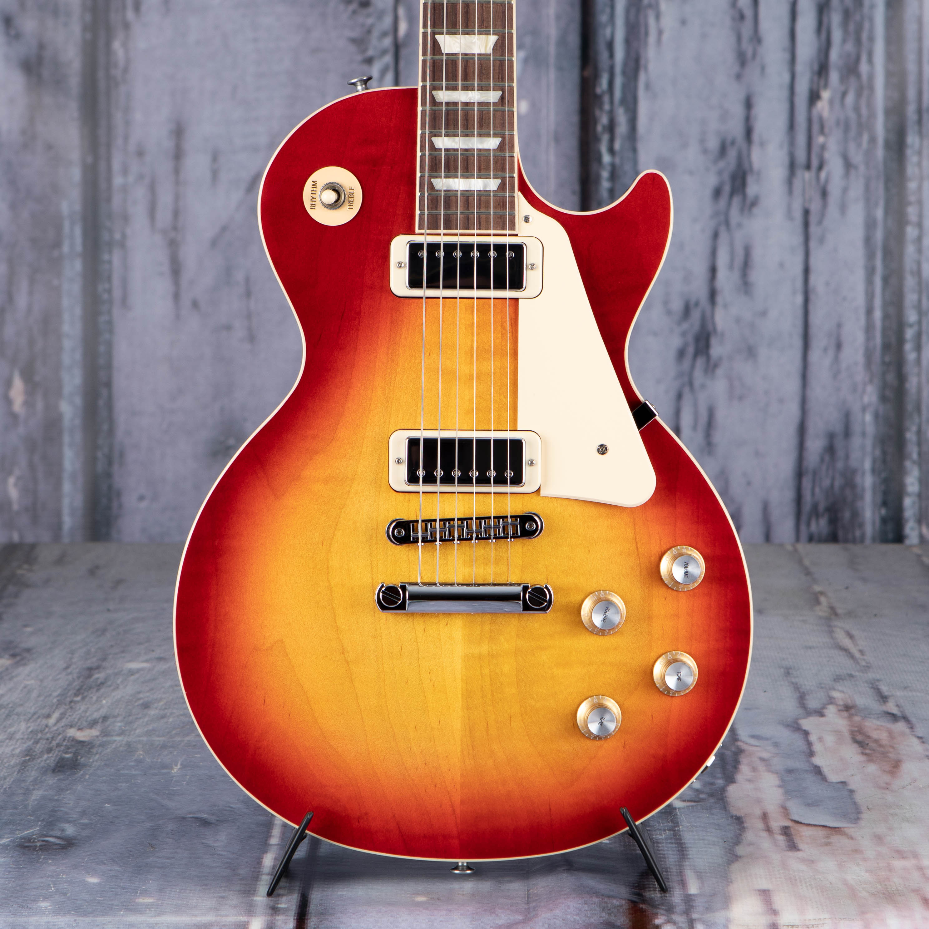 Gibson USA Les Paul 70s Deluxe Electric Guitar, Cherry Sunburst, front closeup