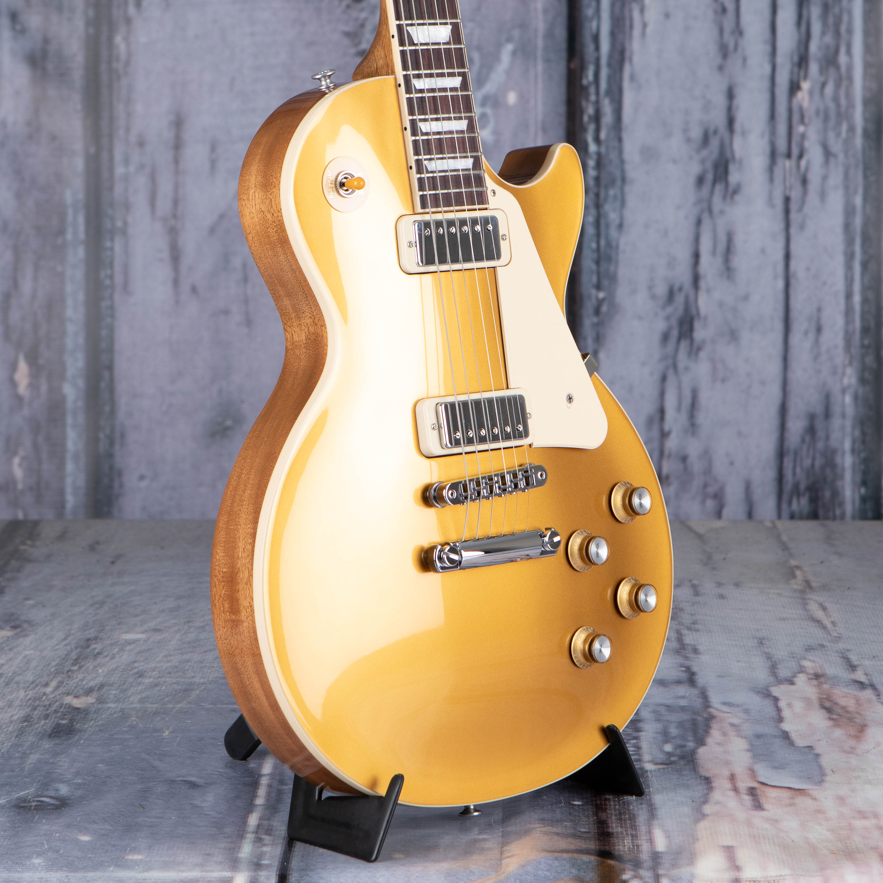 Gibson USA Les Paul 70s Deluxe Electric Guitar, Gold Top, angle