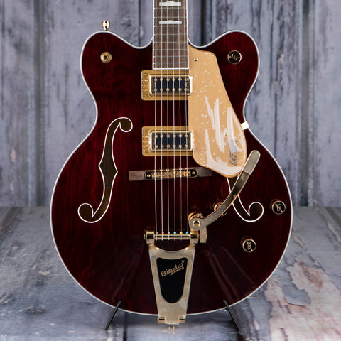 Gretsch G5422TG Electromatic Classic Hollow Body Double-Cut W/ Bigsby And Gold Hardware Electric Guitar, Walnut Stain, front closeup