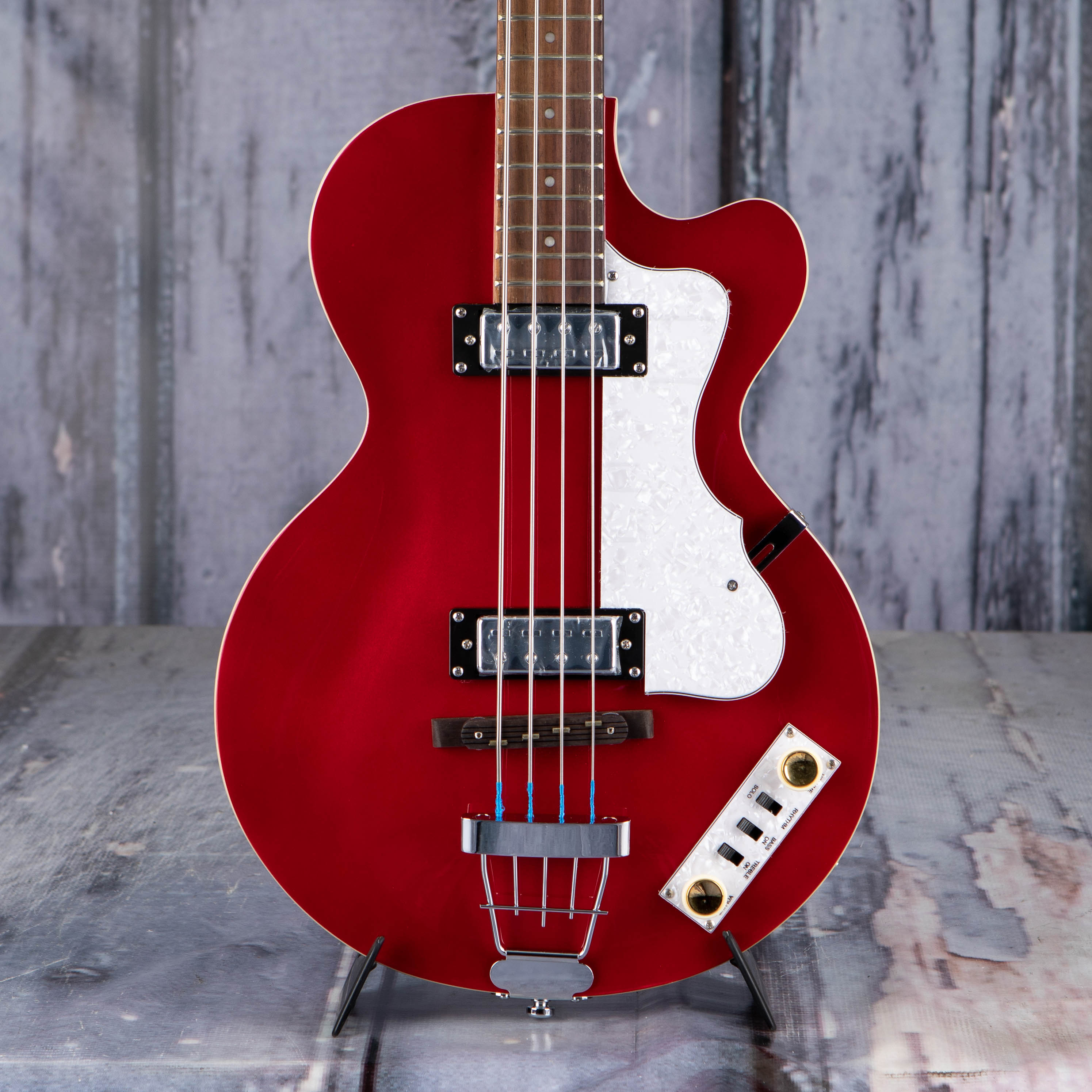 Höfner Ignition PRO Club Bass Guitar, Metallic Red, front closeup