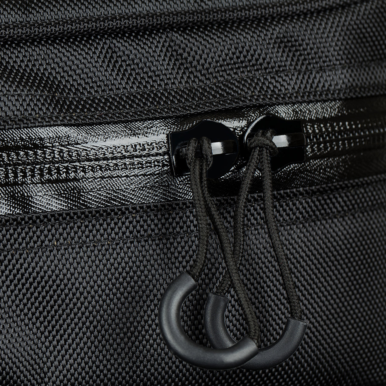 Line 6 Helix Backpack, Custom Made For Helix, zipper closeup