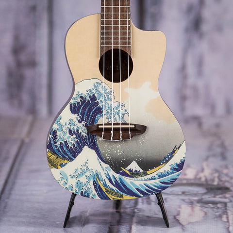 Luna Great Wave Concert Ukulele, Natural, front closeup