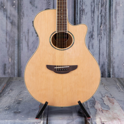 Yamaha APX600 Thinline Cutaway Acoustic/Electric Guitar, Natural, front closeup