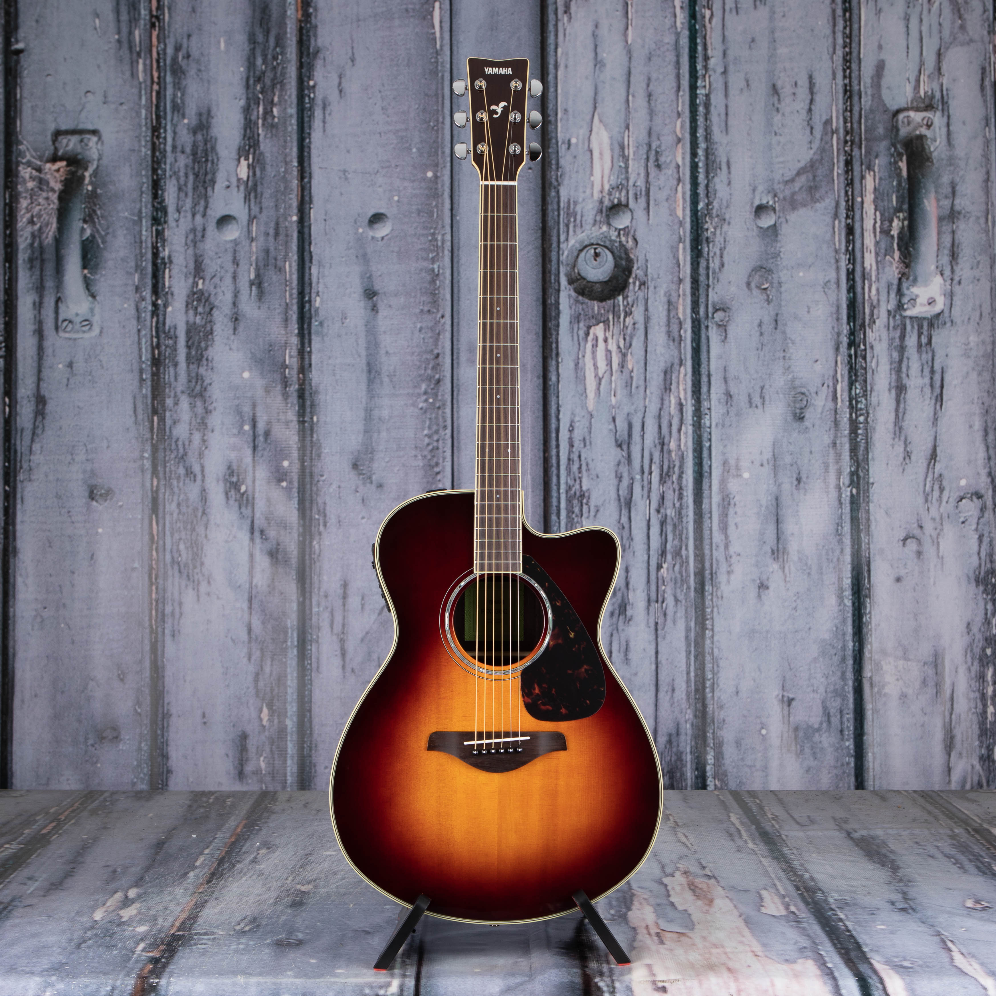 Yamaha FSX830C Concert Acoustic/Electric Guitar, Brown Sunburst, front