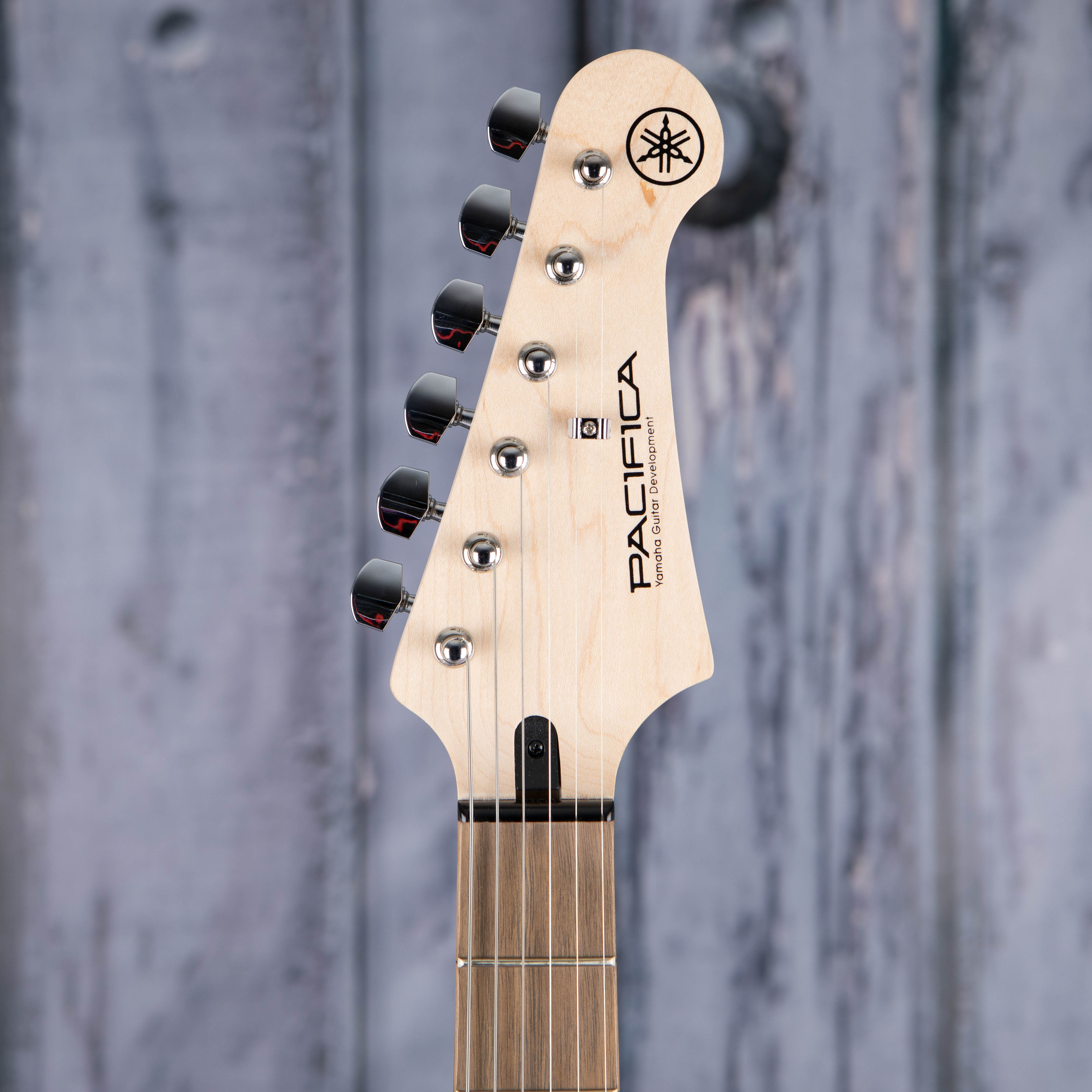 Yamaha pacifica 012 black store